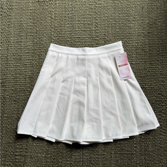 NWT White Pleated Tennis Skirt - Picture 6 of 8